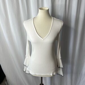 White Ribbed V-Neck Bell Sleeve Top – Size L